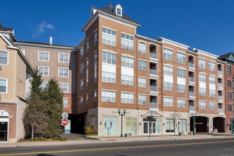 Building Photo - 850 E Main St
