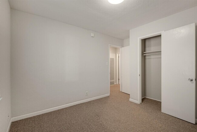 Foto del edificio - 470 California St