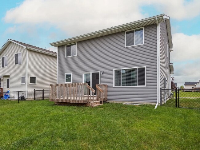 Foto del edificio - Bright & Modern 4-Bedroom Home in Deer Cre...