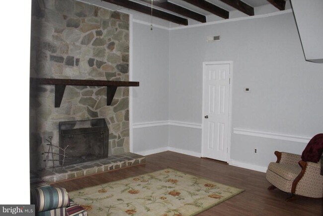 Building Photo - 116 Greenbank Rd