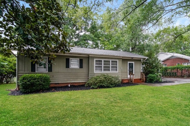 Foto del edificio - 415 N Pine St