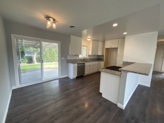 Foto del edificio - 3 Bedroom 2 Bathroom Single Story Home