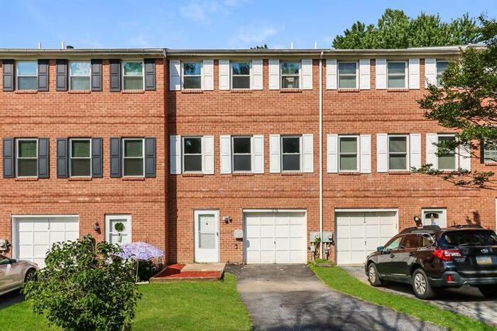 Primary Photo - 1636 S Coventry Ln, West Chester, PA, 19382
