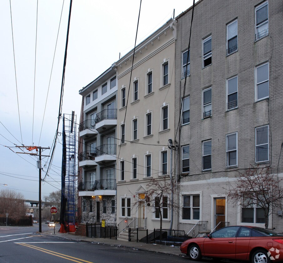 447 Pavonia Ave, Jersey City, NJ 07306 Apartments in Jersey City, NJ