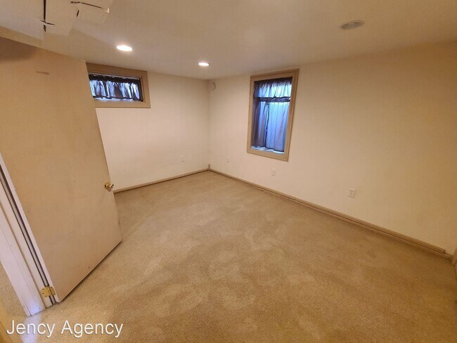 Building Photo - 4 br, 1.5 bath House - 1121 S. Arch St.