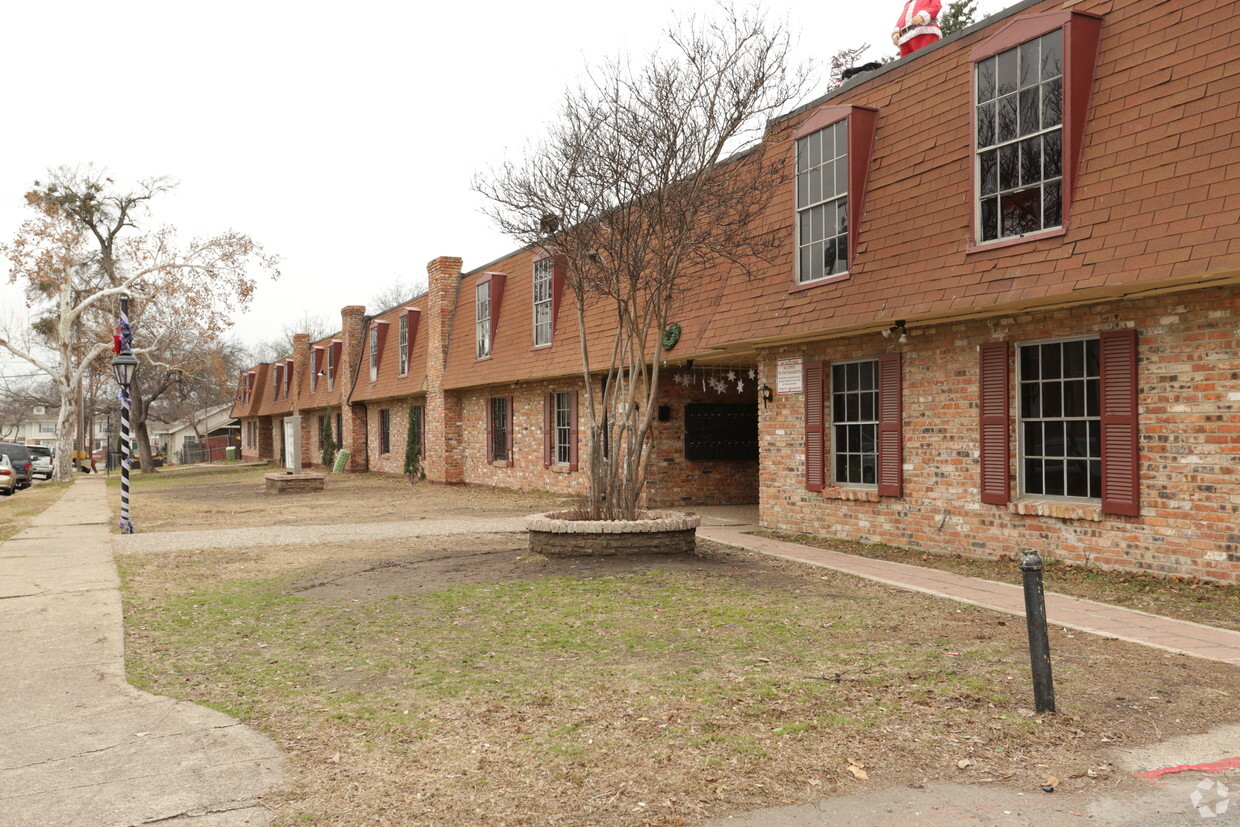 Primary Photo - Homestead Apartments