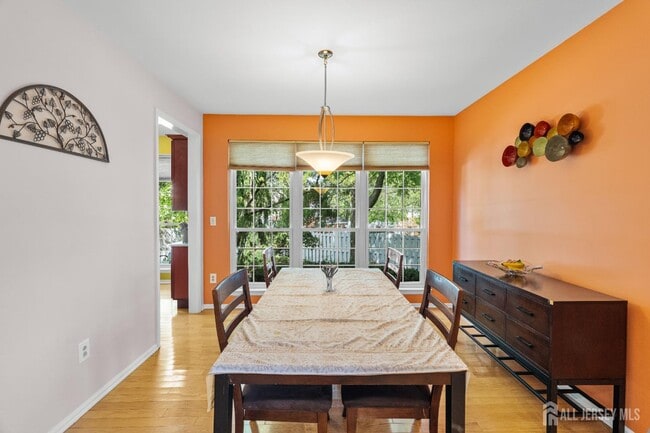 Building Photo - 46 Marion Dr