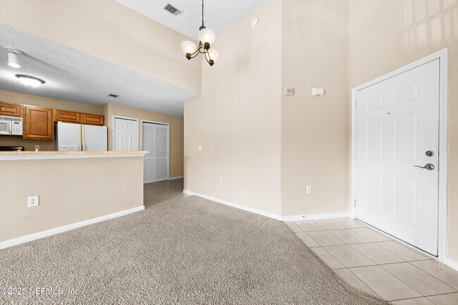 Foto del edificio - 7920 Merrill Rd