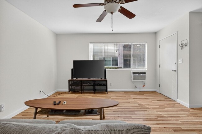 Building Photo - Cute and cozy Chula Vista 2bed/1bath condo available!