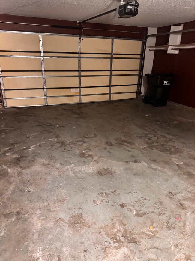 Garage - 2120 El Domingo Cir