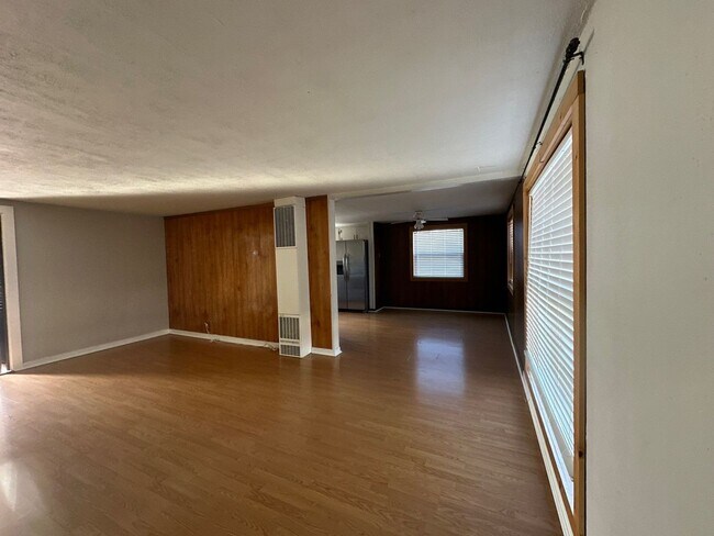 Foto del edificio - 5776 Harlan Dr