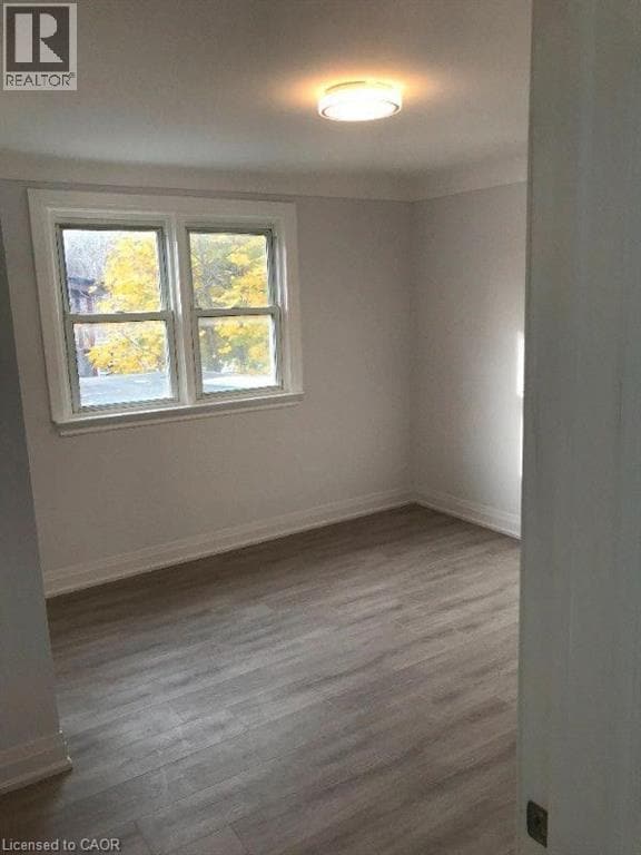 Building Photo - 850 Garth St