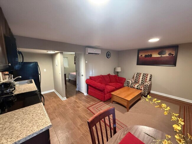 Building Photo - 105 N Garth Ave