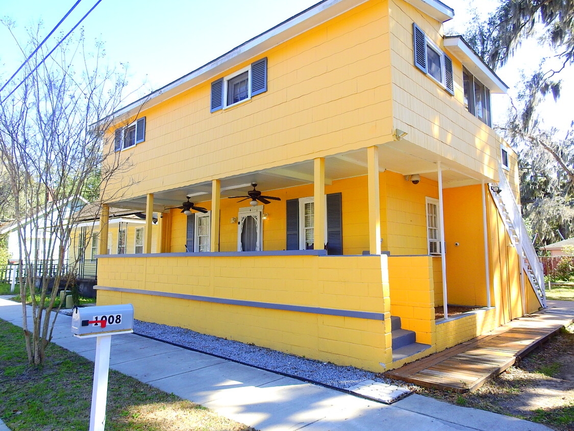 Primary Photo - 1008 Duke St