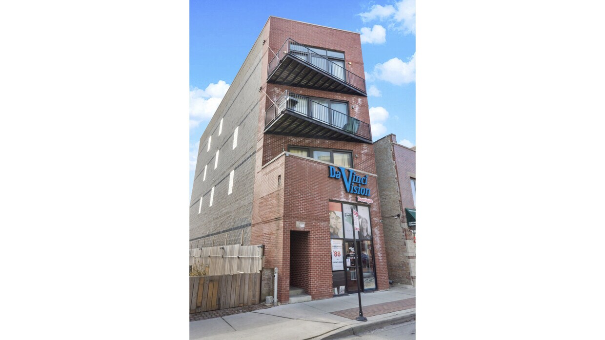 Primary Photo - 1449 W Fullerton Ave