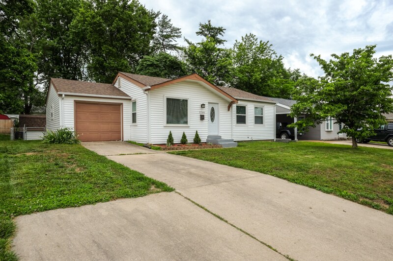 Foto principal - 12160 Bennington Pl