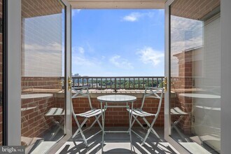 Building Photo - 11760 Sunrise Valley Dr