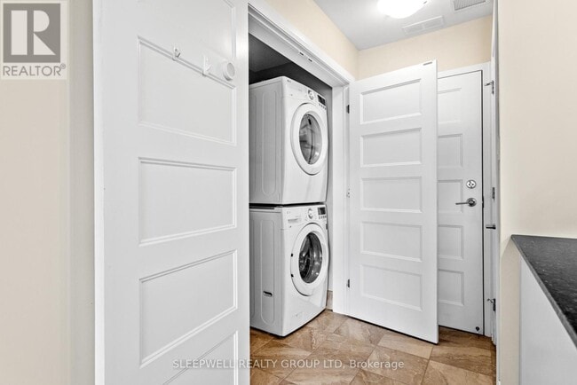 Photo du bâtiment - 377 Solstice Cres