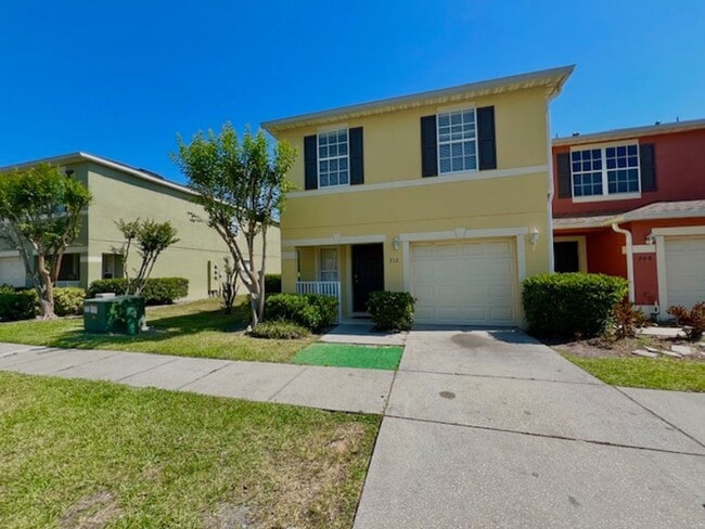 Building Photo - READY FOR MOVE IN! NEW CARPET & FRESH INTE...