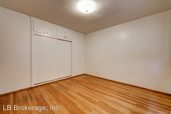 Building Photo - 1250 E 3rd St