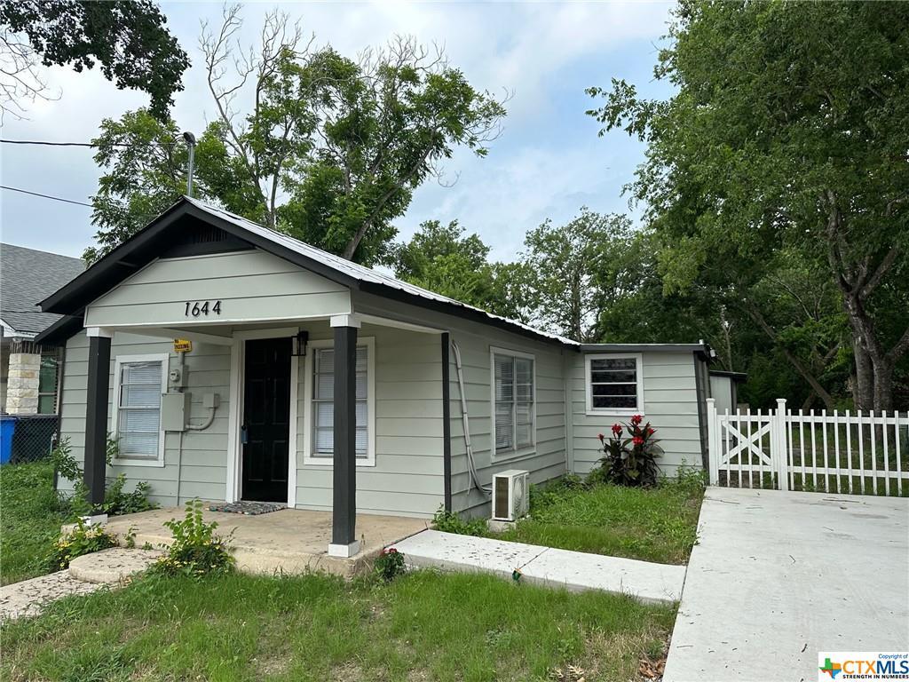 1644 N Camp St, Seguin, TX 78155 House Rental in Seguin, TX