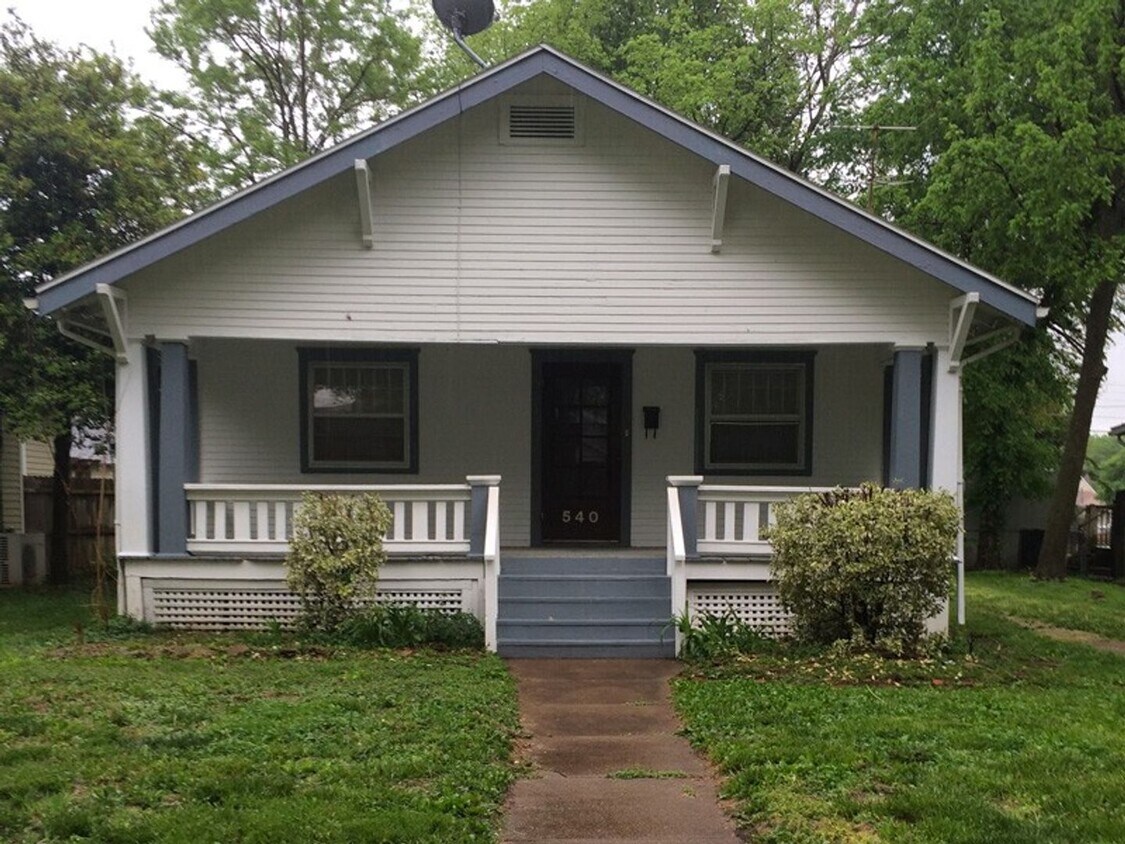Foto principal - Charming 2 bedroom 1 bath