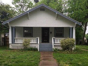 Building Photo - 540 E Loren St