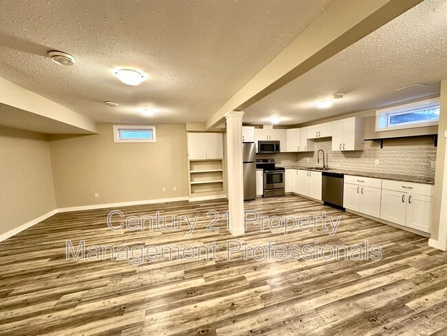 Building Photo - 8504-152A 152A Ave NW