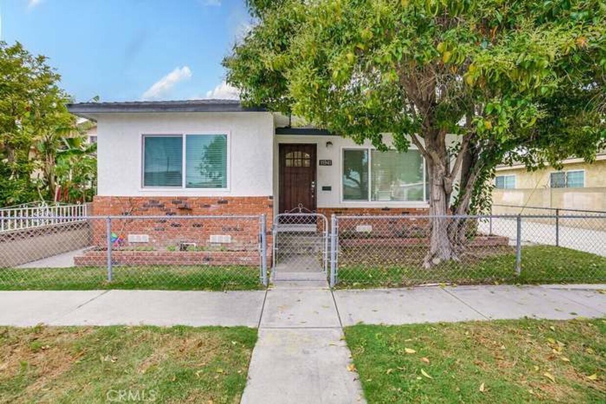 Primary Photo - 11941 183rd St