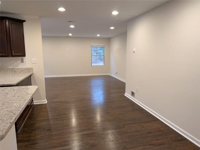 Foto del edificio - 3036 Hudson Ct