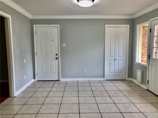 Building Photo - 713 Ynestra Dr