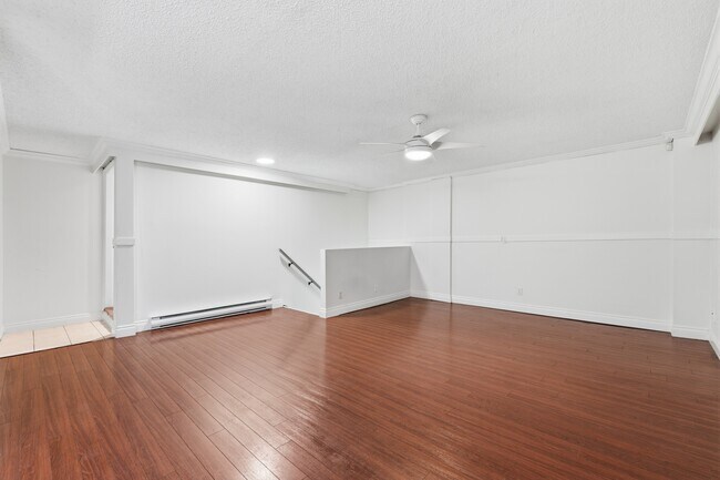 Photo du bâtiment - 12990-12972 72 Ave