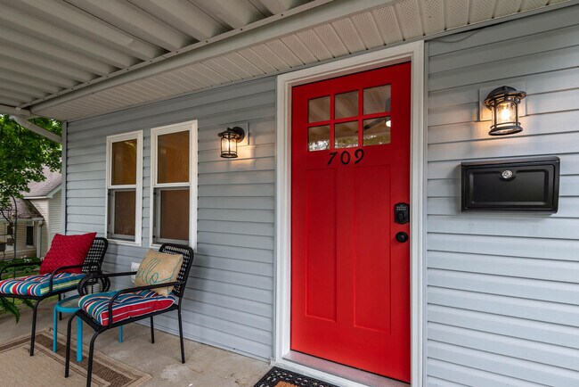 Foto del edificio - 709 W 13th St