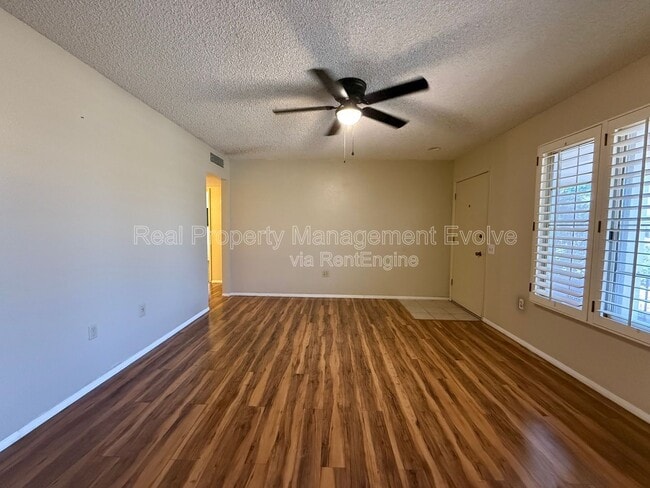 Building Photo - 17026 N 96th Ave