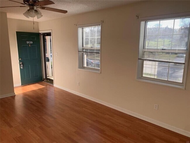 Foto del edificio - 9139 Wrenwood Ln