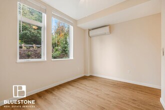Interior Photo - The Woods on Marquam Hill