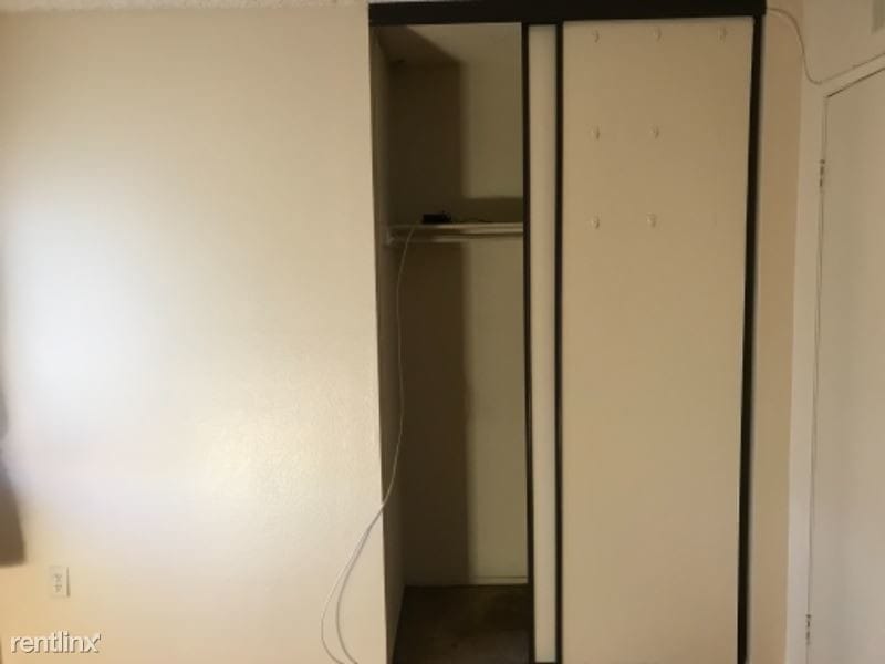 Foto del edificio - 147 Deep Dell Rd