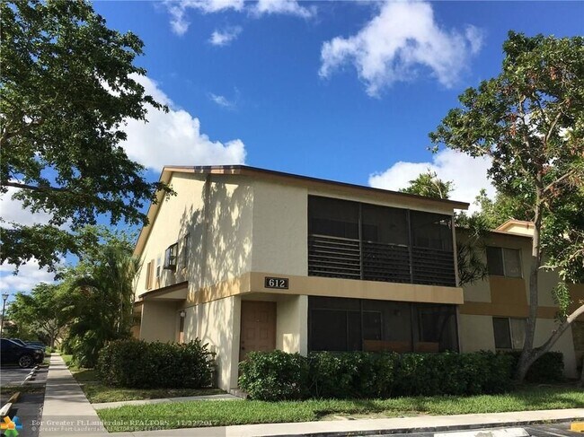 Building Photo - 612 Gardens Dr