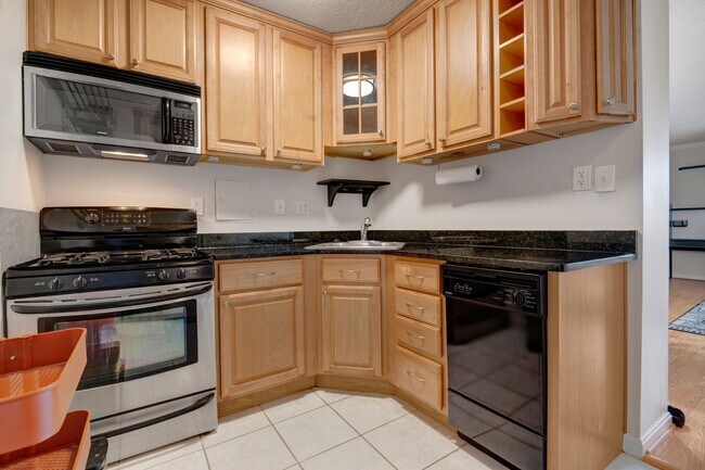 Foto del edificio - 240 M St SE