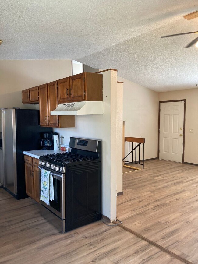 Foto del edificio - Charming 3 Bed, 2 Bath Home with Spacious ...