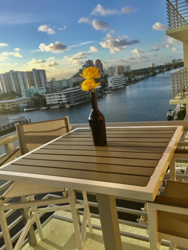 Foto del edificio - 2900 NE 30th St