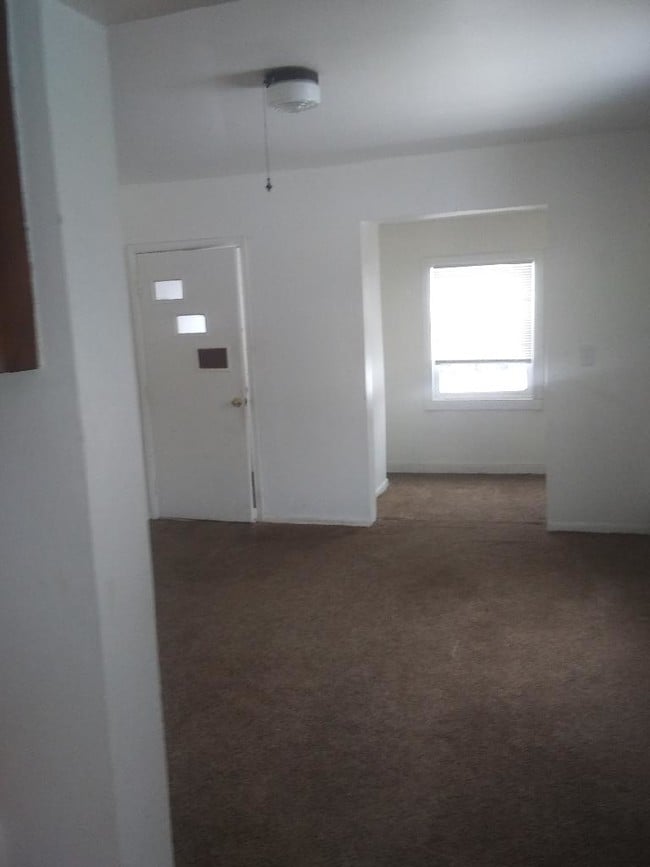 104 5th St S Unit 1, Virginia, MN 55792 Apartment for Rent in