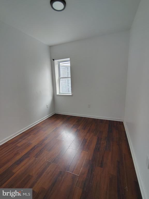 Foto del edificio - 1321 E Biddle St