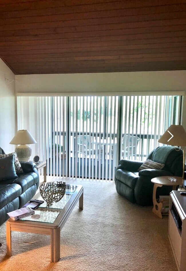 Photo - **OCEAN VILLAGE** (BT lll) 1/1 Apartment