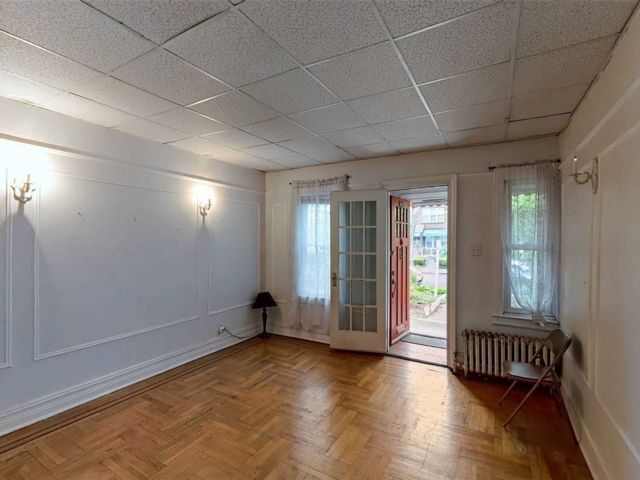 Foto del edificio - 68-26 Harrow St