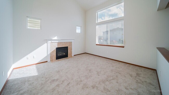 Building Photo - 9200 11th Place NE