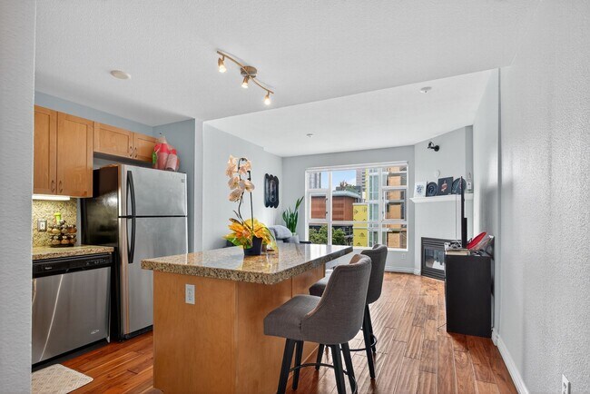 Foto del edificio - Sleek Urban Living in Vibrant Little Italy