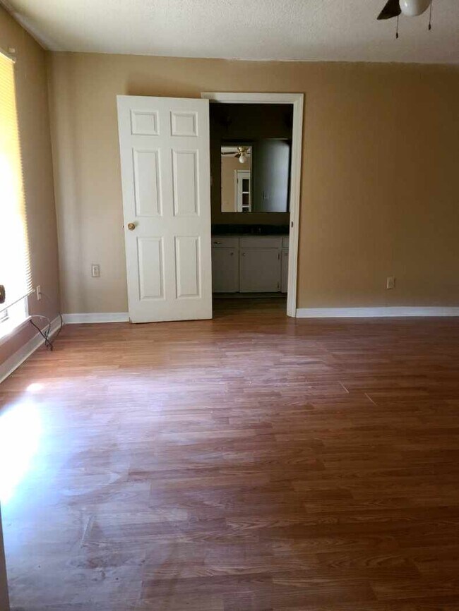 Building Photo - 1417 N Gibson Cir