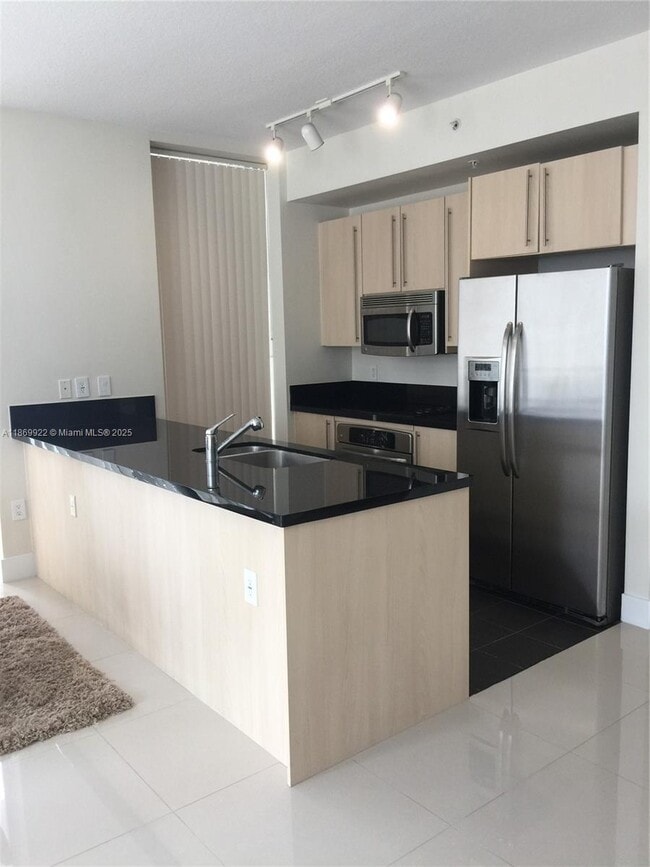 Foto del edificio - 79 SW 12th St