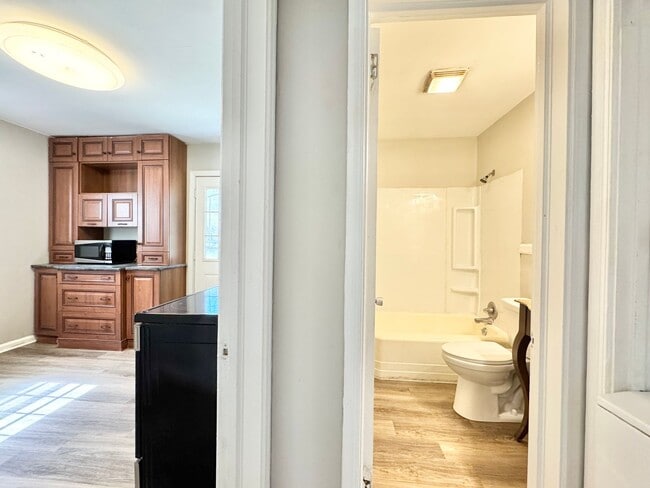 Foto del edificio - 1006 East Side Dr